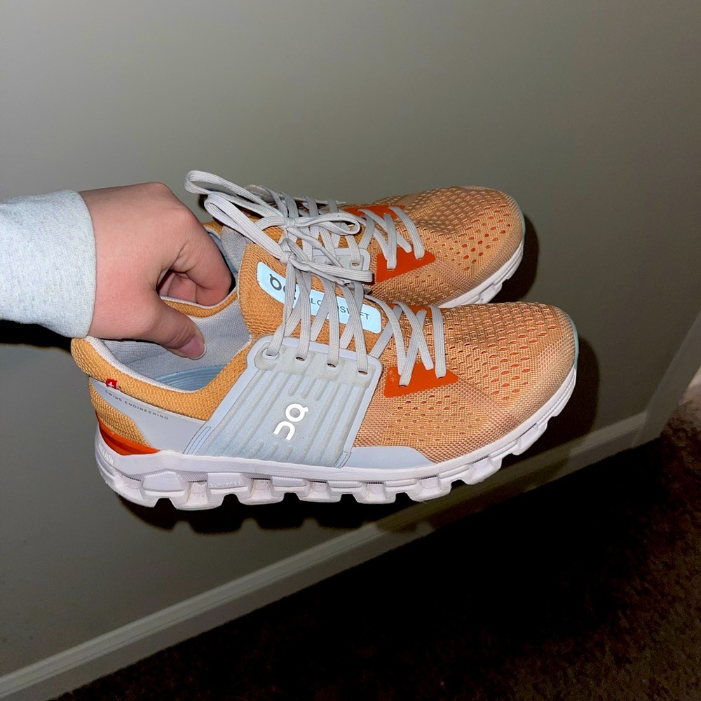 On Running -cloud swift - size 8.5